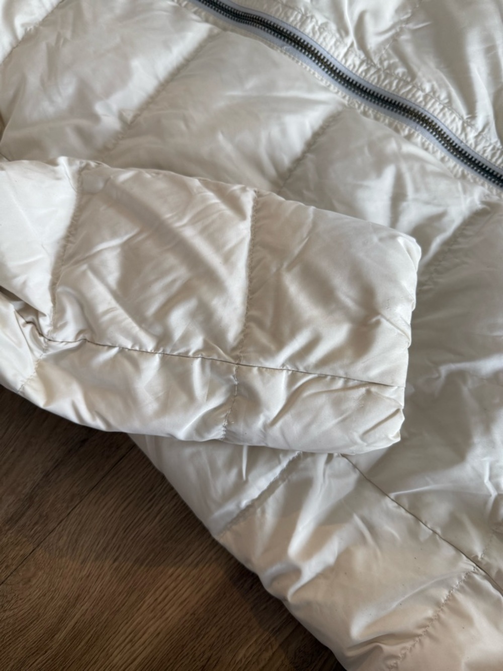 COACH - Cream Hooded Puffer Coat - Brand Unspecified - Picture 3 of 7